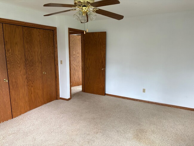 Building Photo - 3603 Brierwood Dr