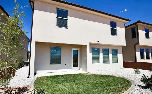 Building Photo - 3134 Halo Ln