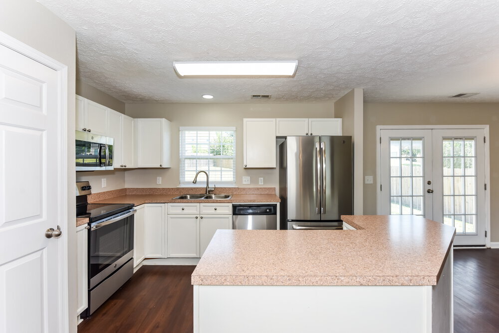 Building Photo - 1689 Comanche Run