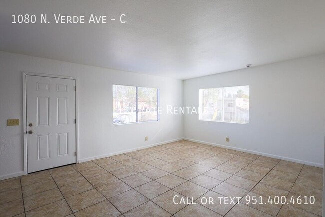 Building Photo - Excellent upper-level 2 bedroom!