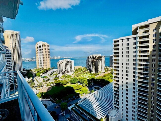 Primary Photo - 801 Brickell Key Blvd