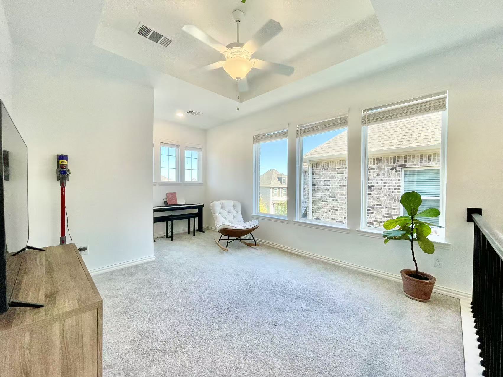 Building Photo - 8213 Bethpage Dr