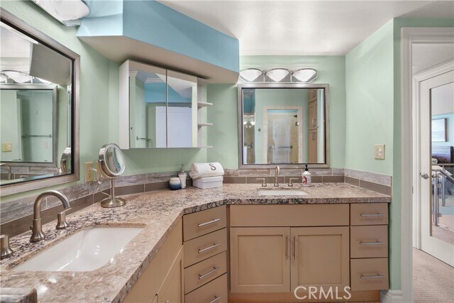 Building Photo - 488 E Ocean Blvd