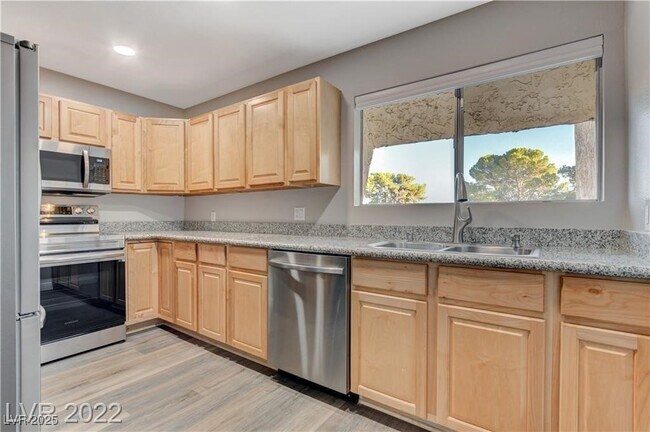 Building Photo - 1303 Darlene Way