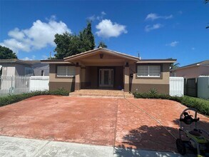 Building Photo - 2255 SW 26th St