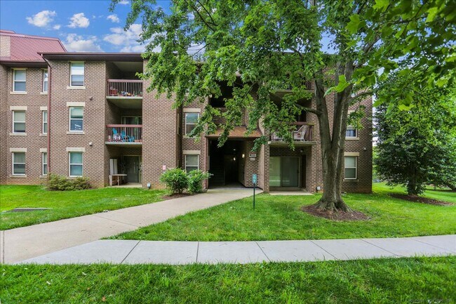 Building Photo - Ground Level Condo in Gaithersburg - 1 bed, 1 bath