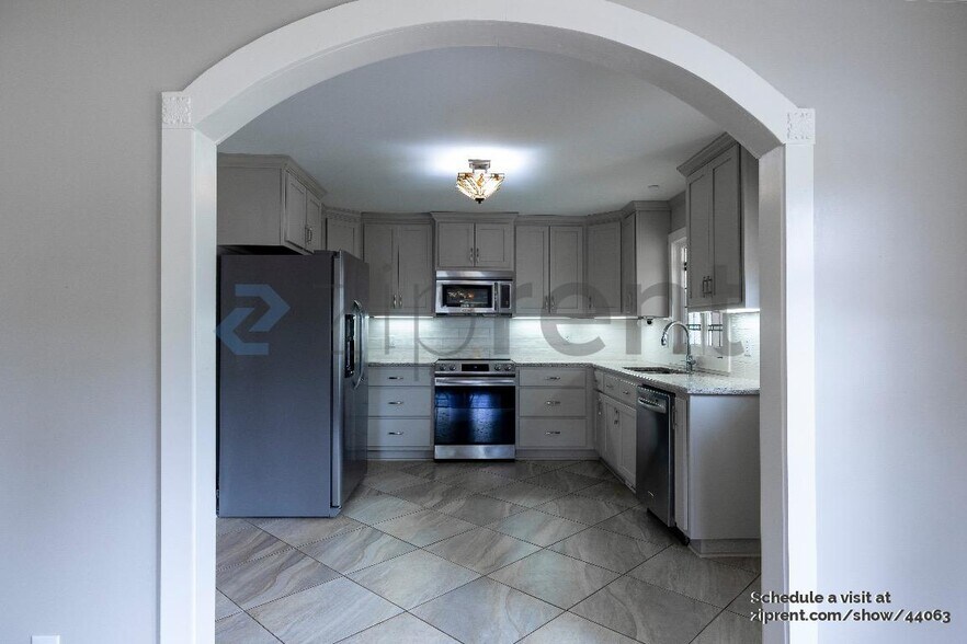 Building Photo - 808 Beirne Ave NE