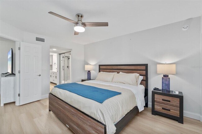 Building Photo - 433 Cerromar Ln