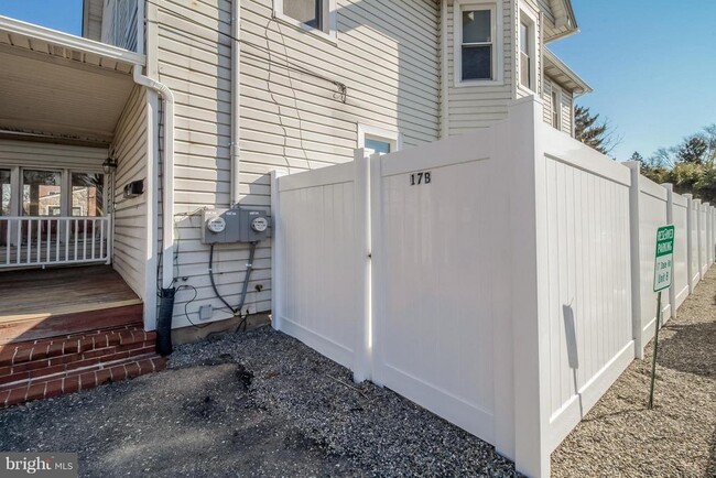 Building Photo - 17 State Rd