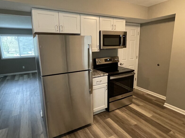 Building Photo - 723 Tyler St NE