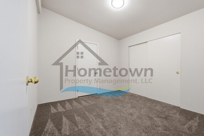 Building Photo - 2 Bedroom 2 Bathroom Home with Attached 2-Car Garage Available in Athol!