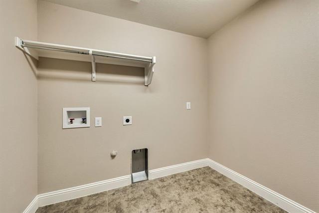 Building Photo - 1016 Somerset Cir