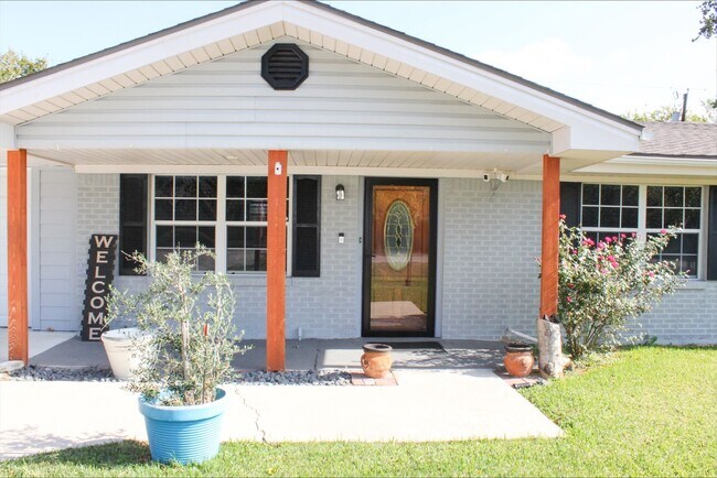 Building Photo - Beautiful Home Available 11/25 For Rent In Little River Academy!