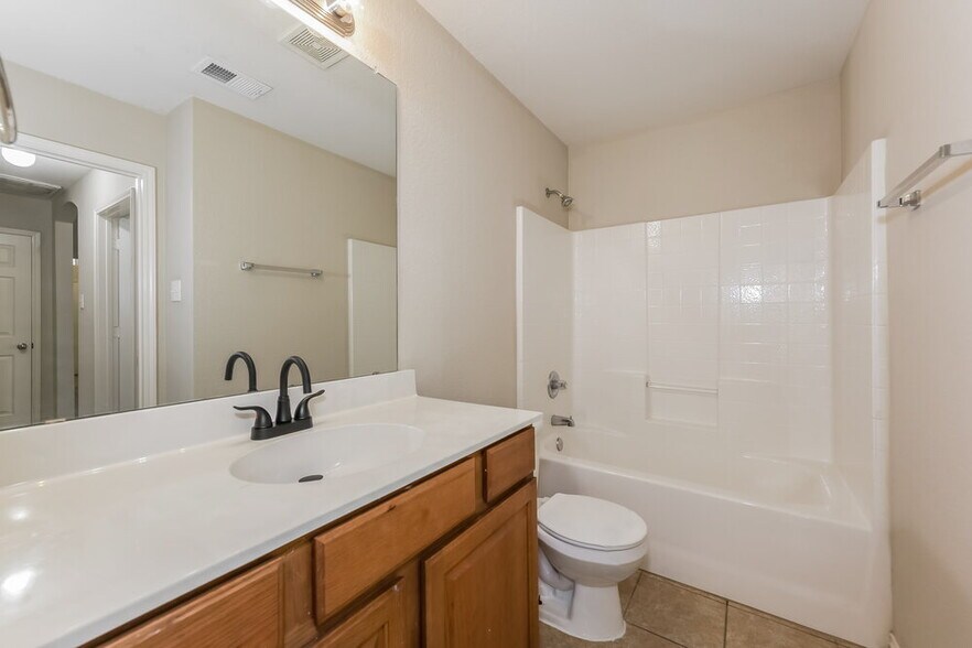 Building Photo - 6020 Walleye Dr