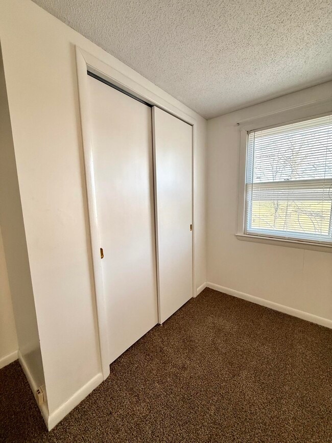 Building Photo - 1405 Webb Ridge Rd