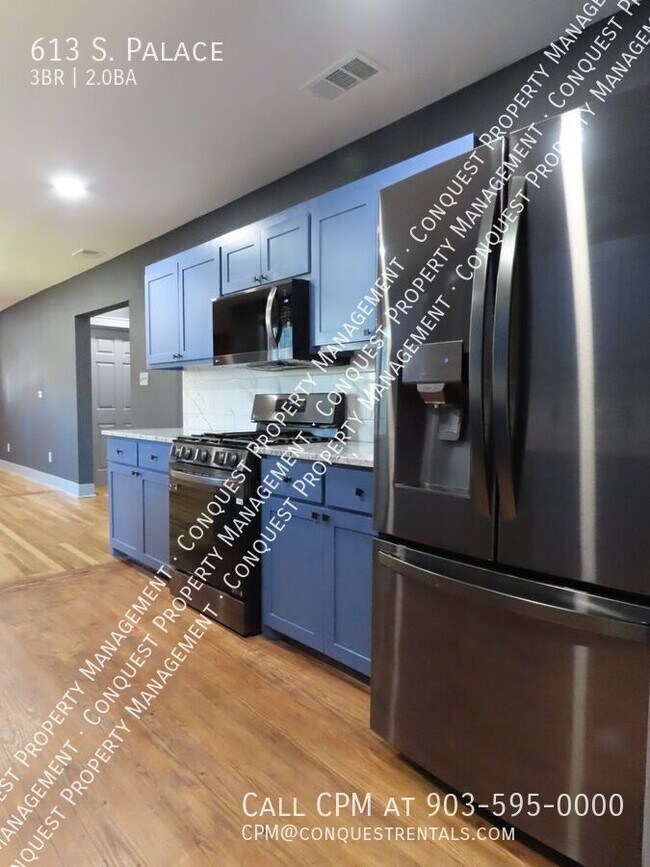 Building Photo - 613 S. Palace-