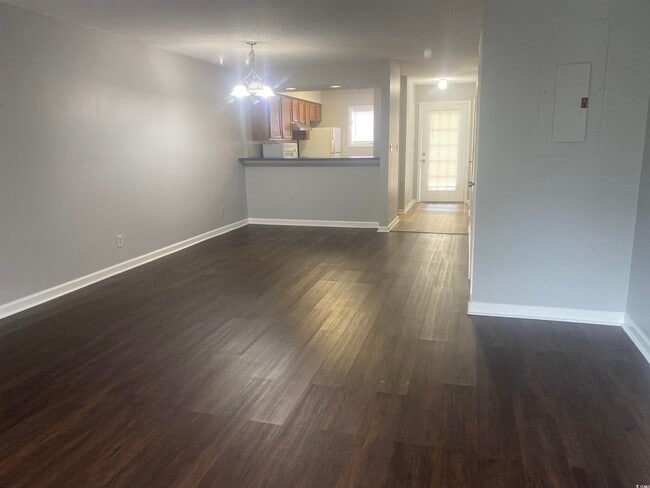 Building Photo - 409 Garden Dr