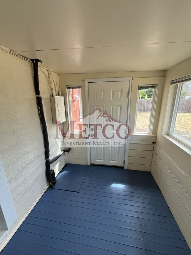 Building Photo - Nice 3 bedroom, 1 bath home in Springfield