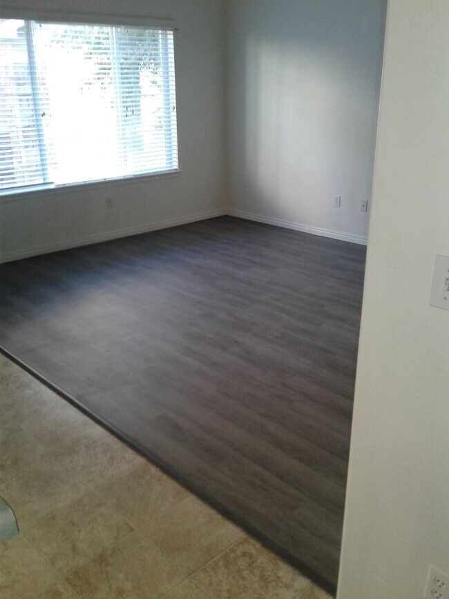 Building Photo - 7251 Brittany Town Dr