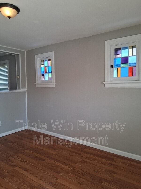 Building Photo - 313 Carthage Ave