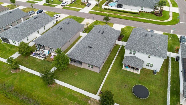 Building Photo - Serenity in Green Cove Springs!