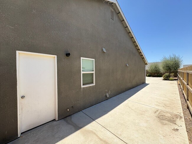 Building Photo - 3227 Ferro Ct