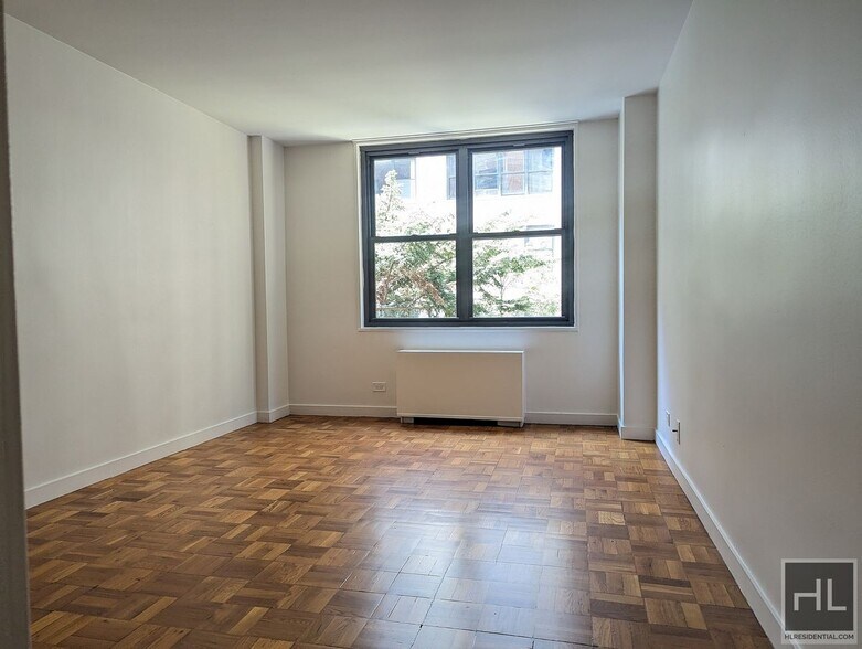 Building Photo - EAST 49 STREET