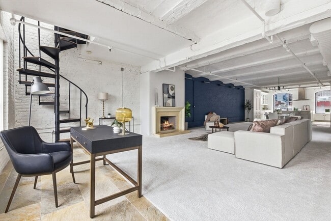Building Photo - 121-123-123 Beach St