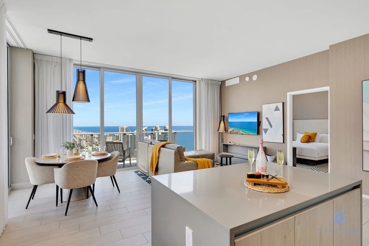 Building Photo - 4010 S Ocean Dr