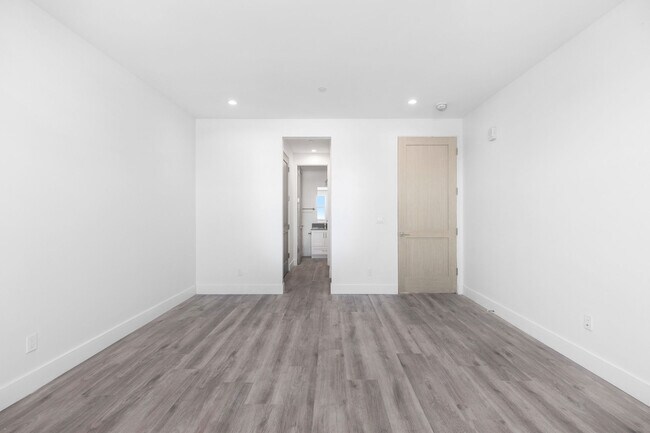Building Photo - 4440 W 153rd St