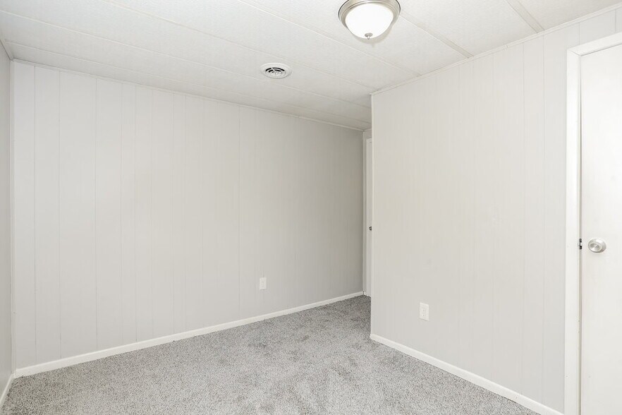 Building Photo - 230 King Blvd