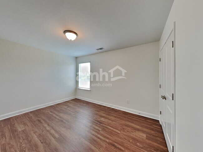 Building Photo - 153 Hazel Pk Dr