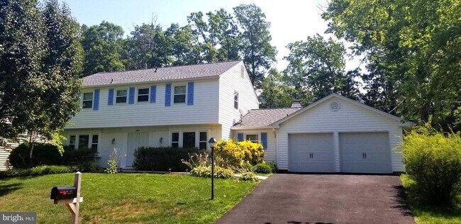 Building Photo - 12815 Point Pleasant Dr