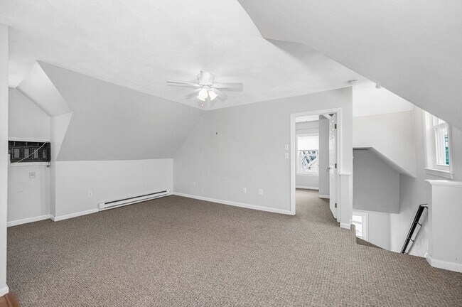 Building Photo - 18 Epping St