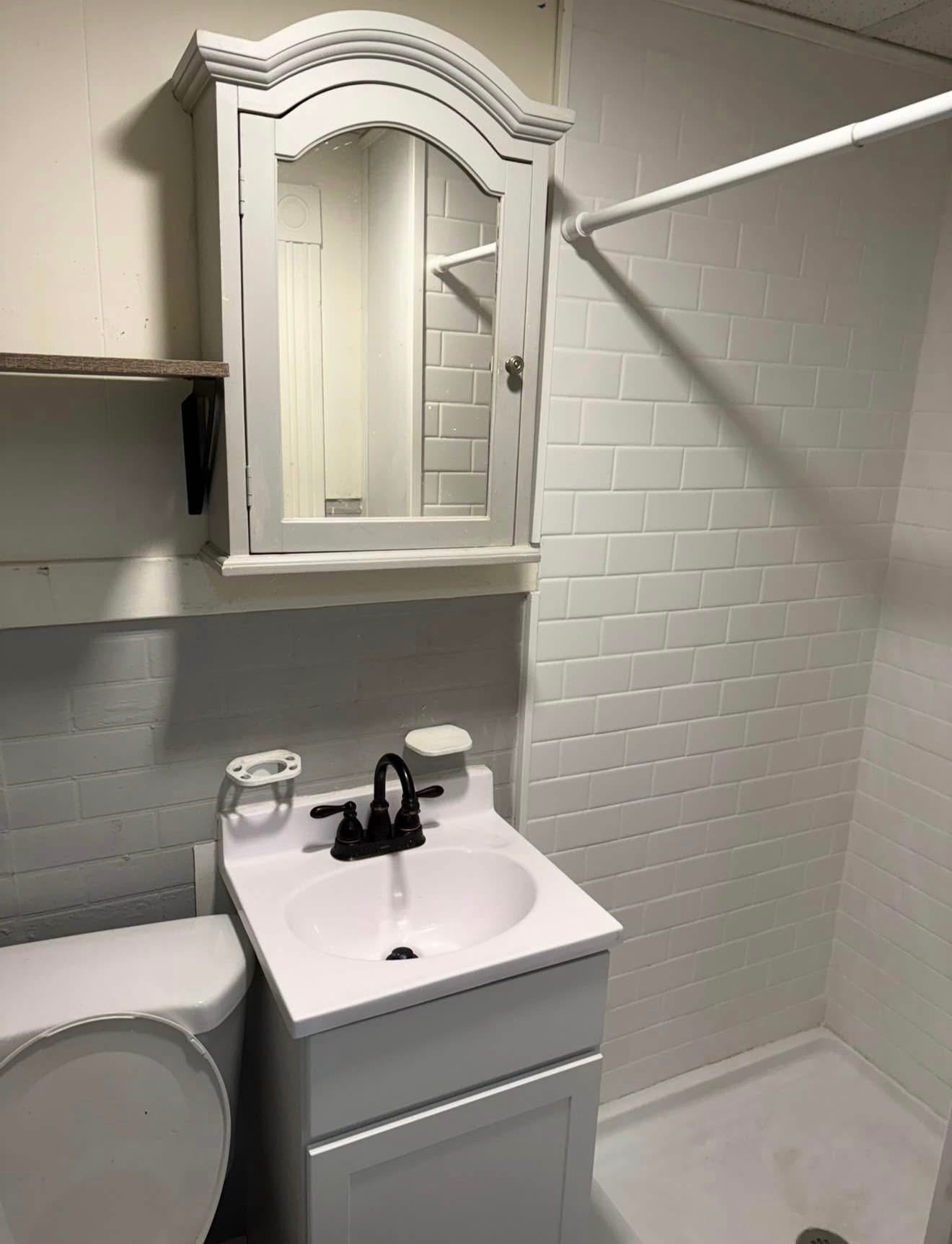 Building Photo - 24 Dyson St