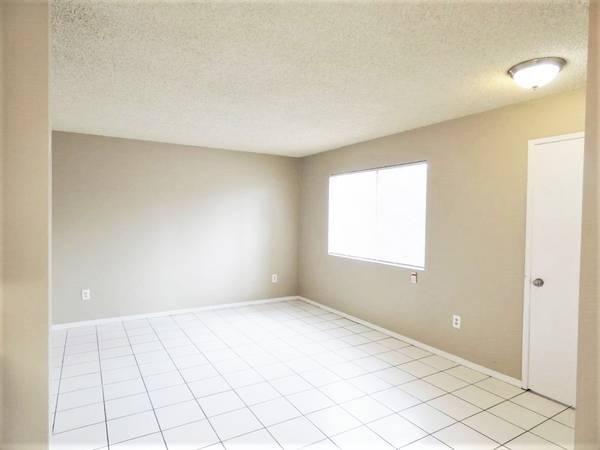 Building Photo - 1907 Lewis Ave