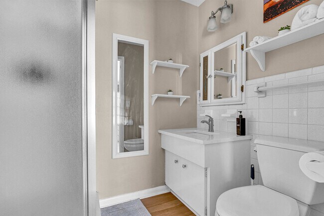 Building Photo - 897 Imperial Dr