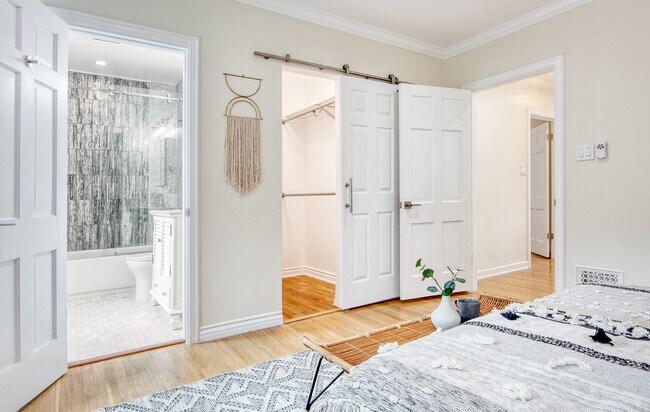 Building Photo - 422 Smithwood Dr