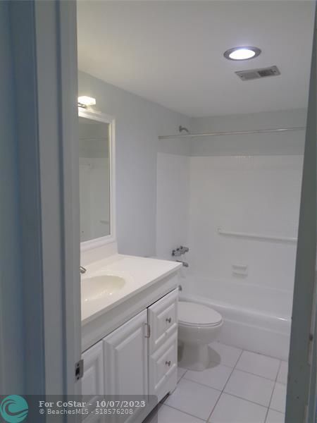 Building Photo - 4200 Crystal Lake Dr