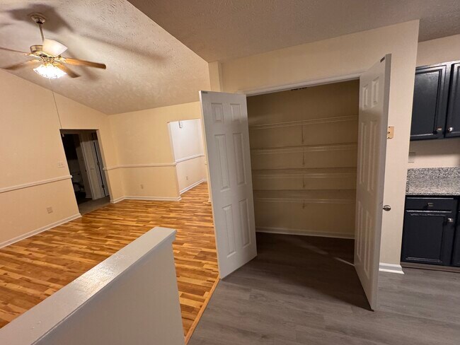 Building Photo - 885 Ridge Rd