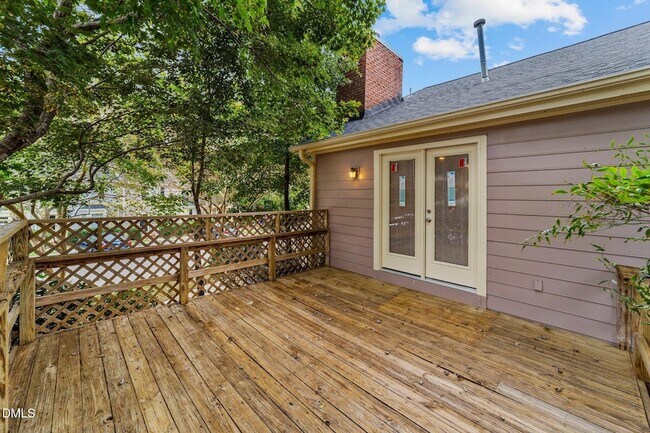 Building Photo - 5501 Sharpe Dr