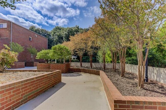 Building Photo - 385 Ralph McGill Blvd NE