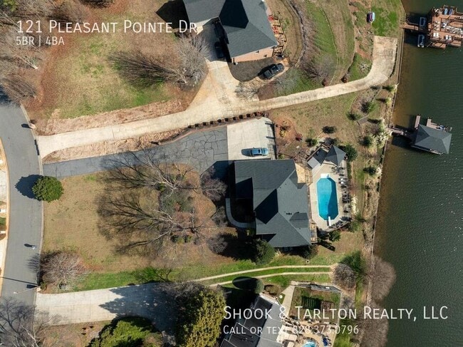Building Photo - 121 Pleasant Point Dr