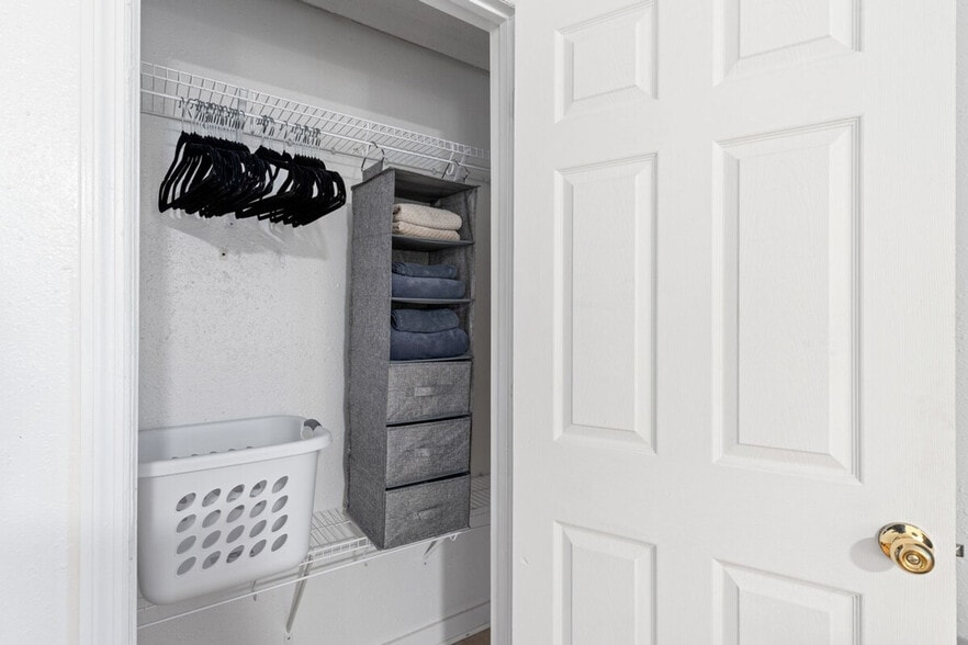 Building Photo - 3903 E Powhatan Ave