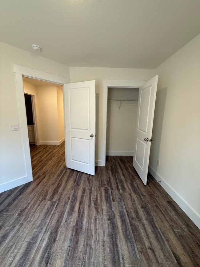 Building Photo - 1129 Wenna Wy