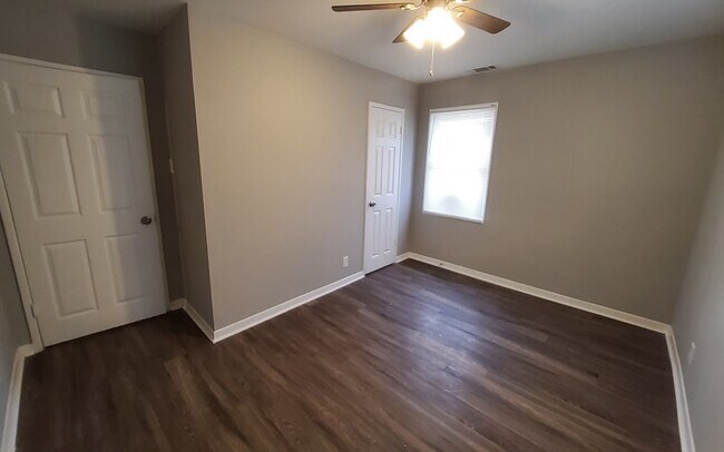 Building Photo - 4873 Verne Rd