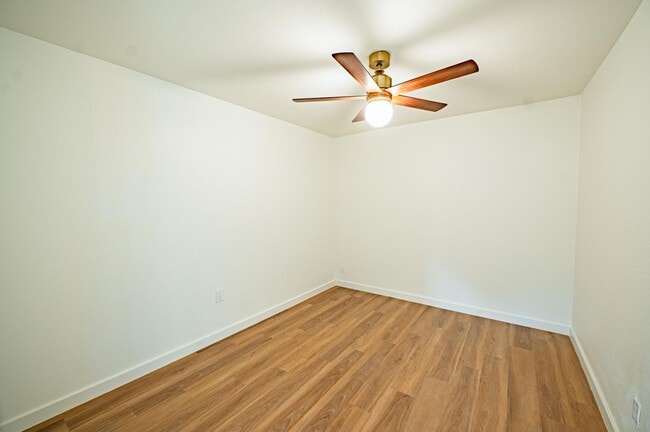 Building Photo - Modern Chic 3 Bedroom W/ Flex Space!