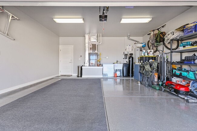 Building Photo - Beautifully Maintained 3 Bedroom Home in Mesa Village