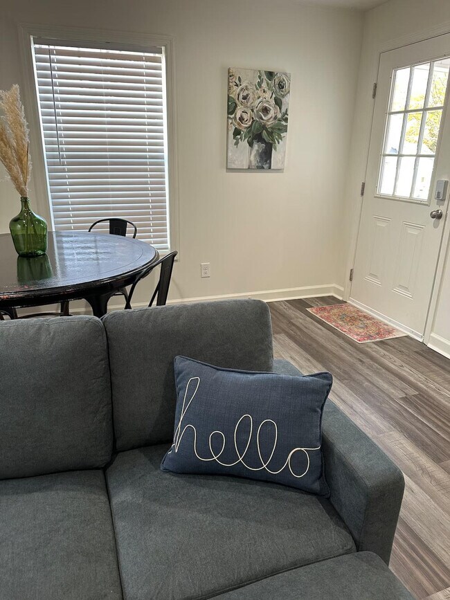 Building Photo - 108 Fuller St