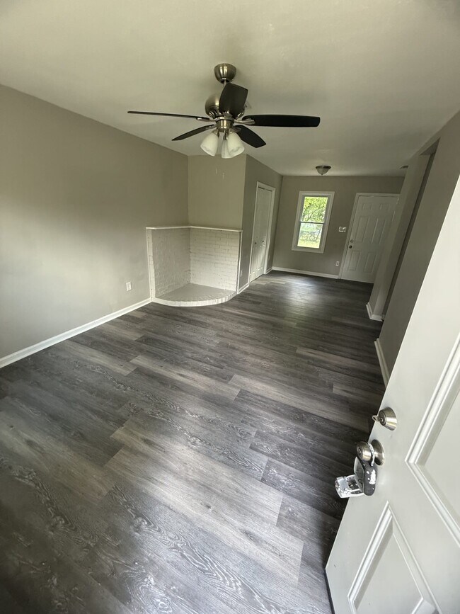 Building Photo - 5708 Edwina Dr